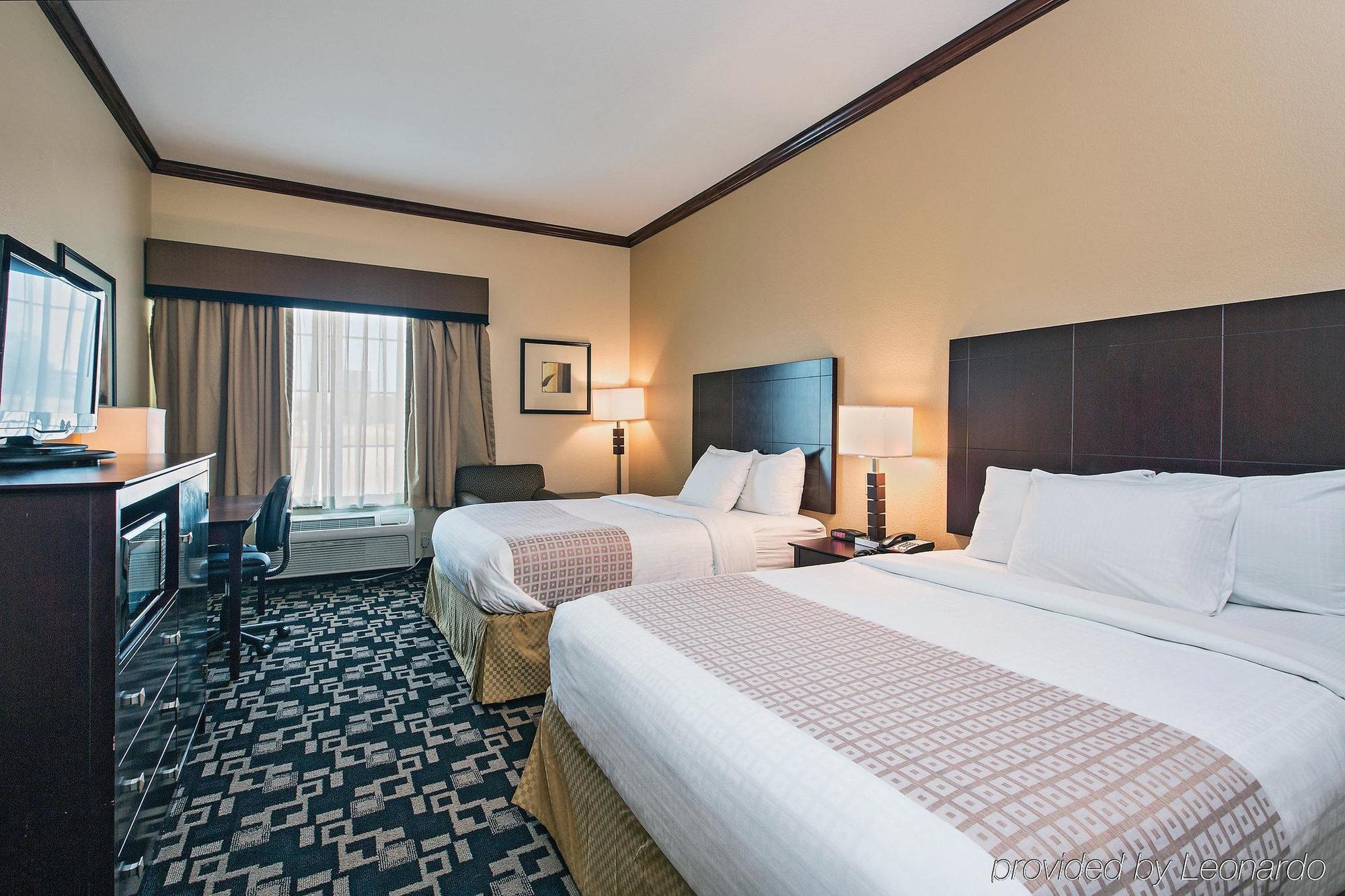 La Quinta Inn And Suites Joshua エクステリア 写真