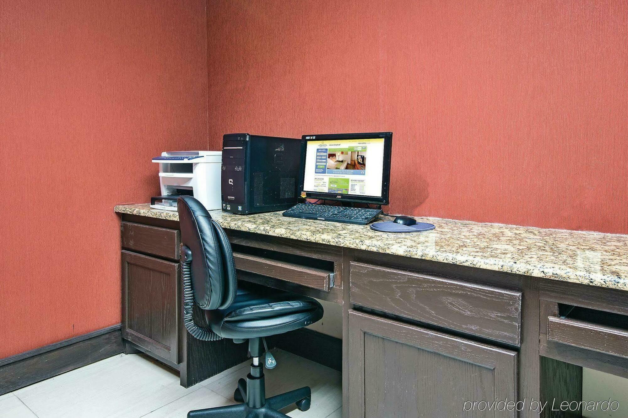 La Quinta Inn And Suites Joshua エクステリア 写真